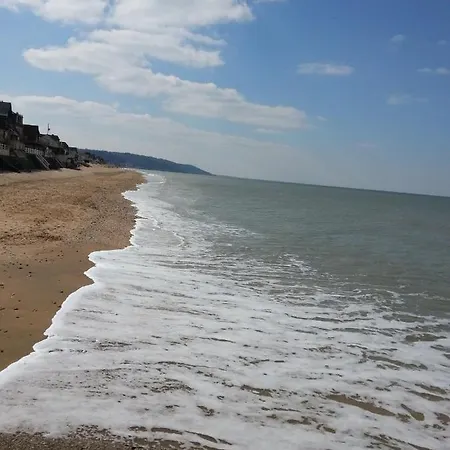 펜션 -parking Prive -maison Entiere -balancoire En Interieur-coeur Historique -la Clef De