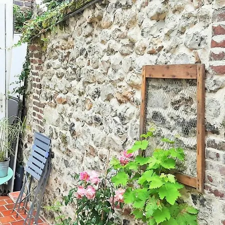 -parking Prive -maison Entiere -balancoire En Interieur-coeur Historique -la Clef De *