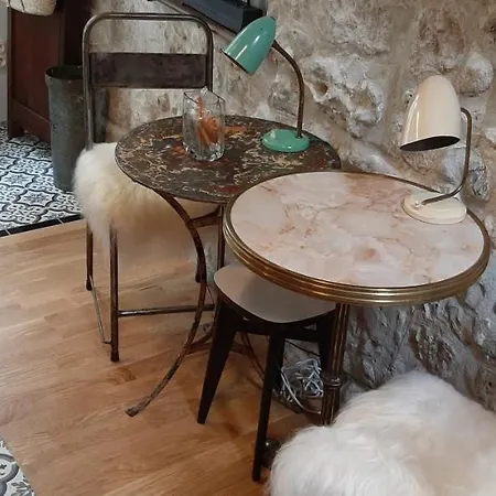 -parking Prive -maison Entiere -balancoire En Interieur-coeur Historique -la Clef De