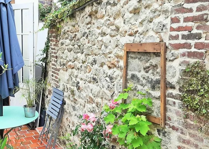 -maison Entière -balancoire En Intérieur-parking Privé -coeur Historique -la Clef De *