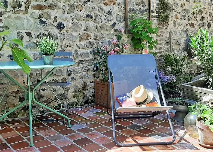 -maison Entière -balancoire En Intérieur-parking Privé -coeur Historique -la Clef De *