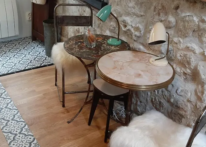 -parking Prive -maison Entiere -balancoire En Interieur-coeur Historique -la Clef De